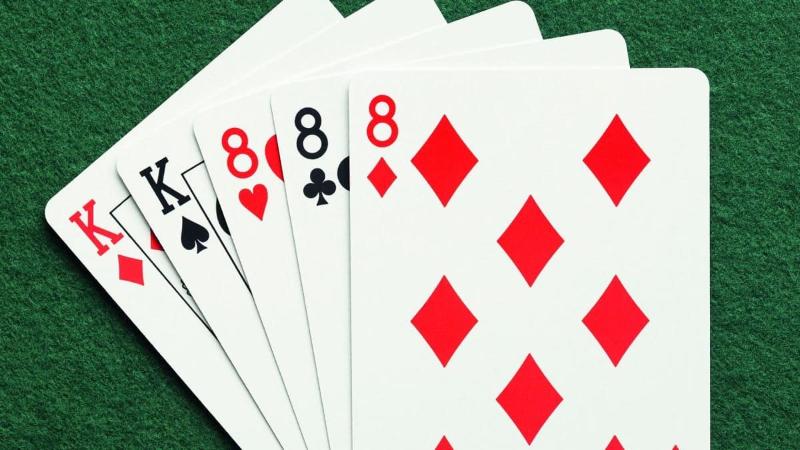 bai tu lo kho 2 Ván bài Tú lơ khơ quy định tối đa 4 người tham gia